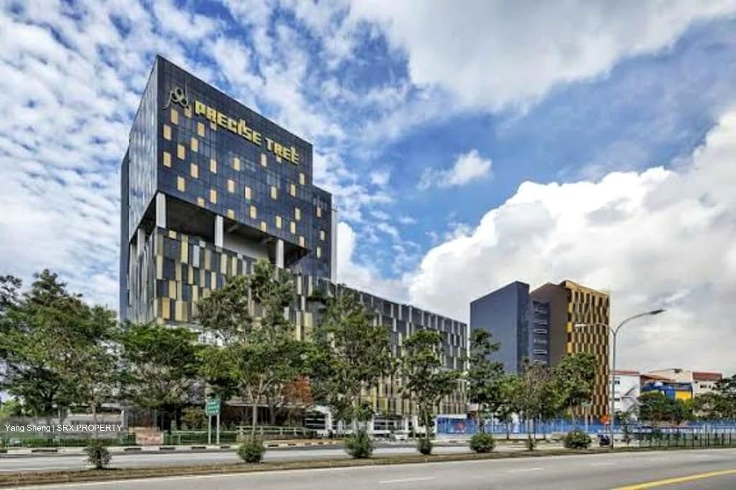 Kim Chuan Drive (D19), Retail #543687271